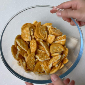 雪Q餅材料比例分享，第二步餅乾剝碎