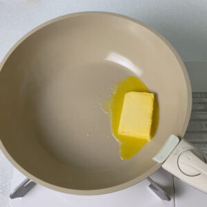 雪Q餅材料比例分享，第三步加入奶油