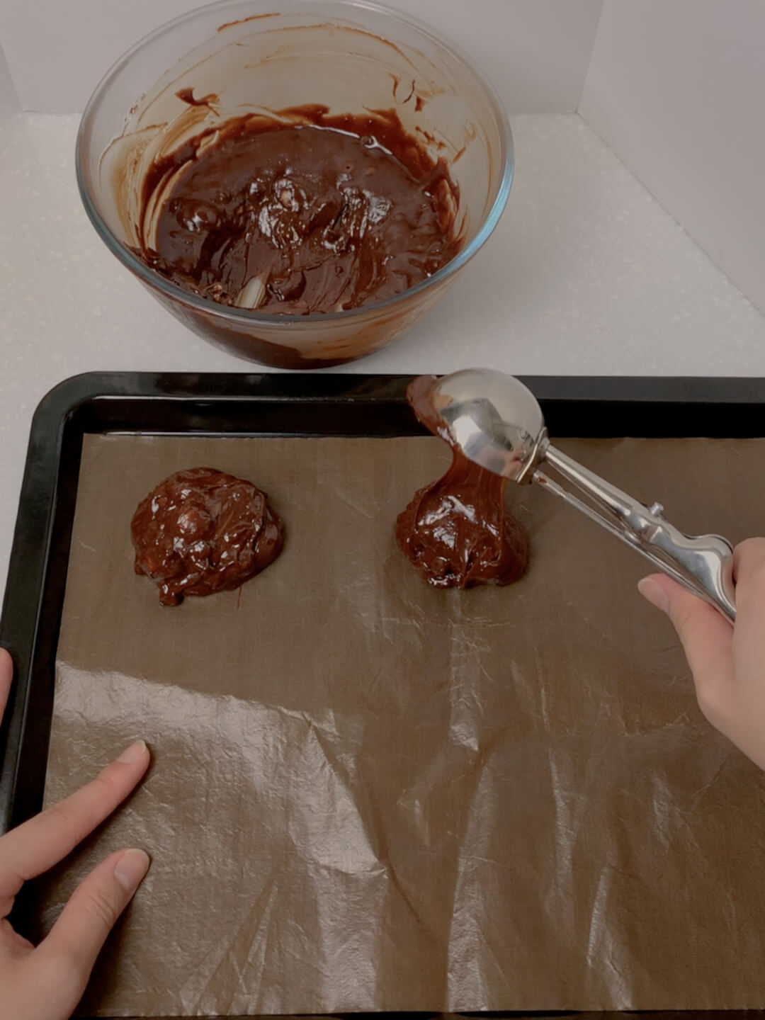 巧克力布朗尼軟餅乾食譜：冰淇淋勺分裝